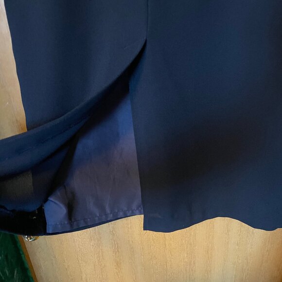 Big White Collar 2 piece blazer and skirt - Picture 12 of 12